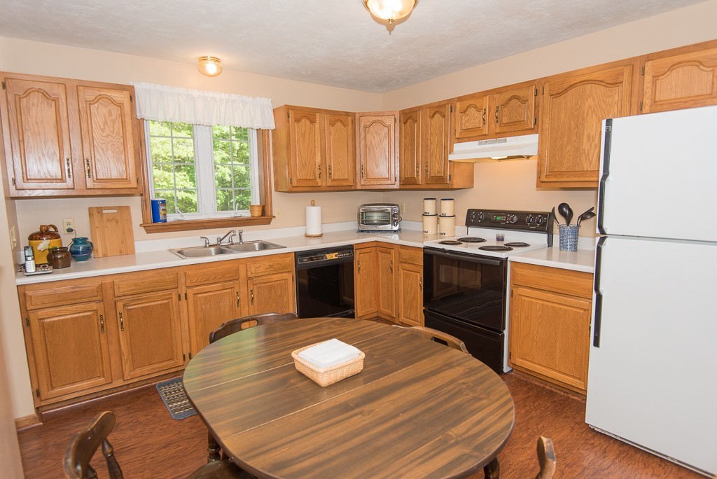 20 Larnerd Hill Road Charlton, MA 01507 - Photo 4 of 30 Gallery Image 4