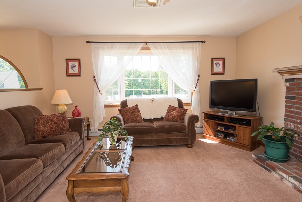 20 Larnerd Hill Road Charlton, MA 01507 - Photo 6 of 30 Gallery Image 6