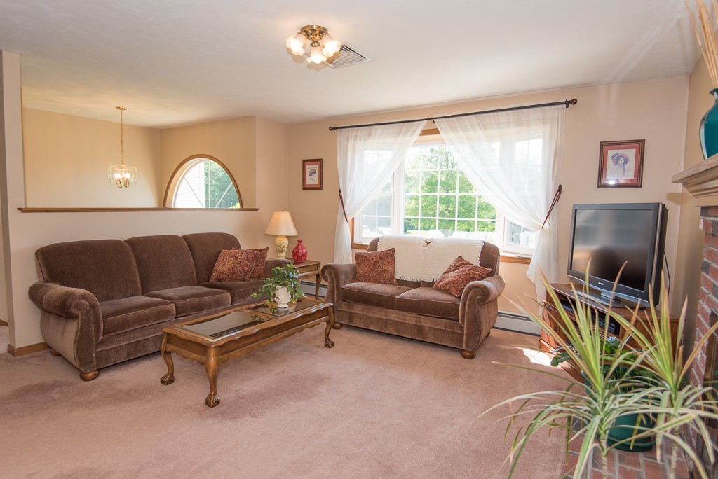 20 Larnerd Hill Road Charlton, MA 01507 - Photo 7 of 30 Gallery Image 7