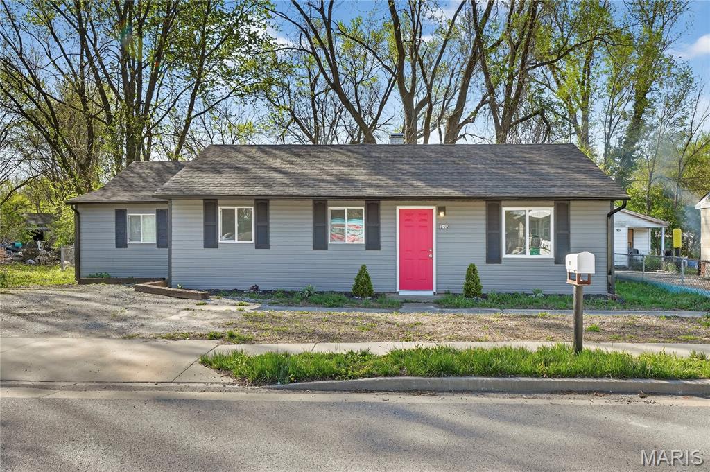 2412 Mousette Lane Cahokia, IL 62206 - Photo 1 of 21