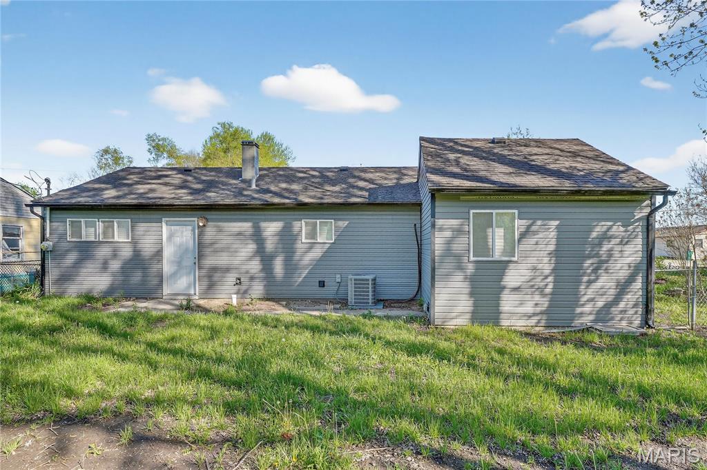 2412 Mousette Lane Cahokia, IL 62206 - Photo 18 of 21