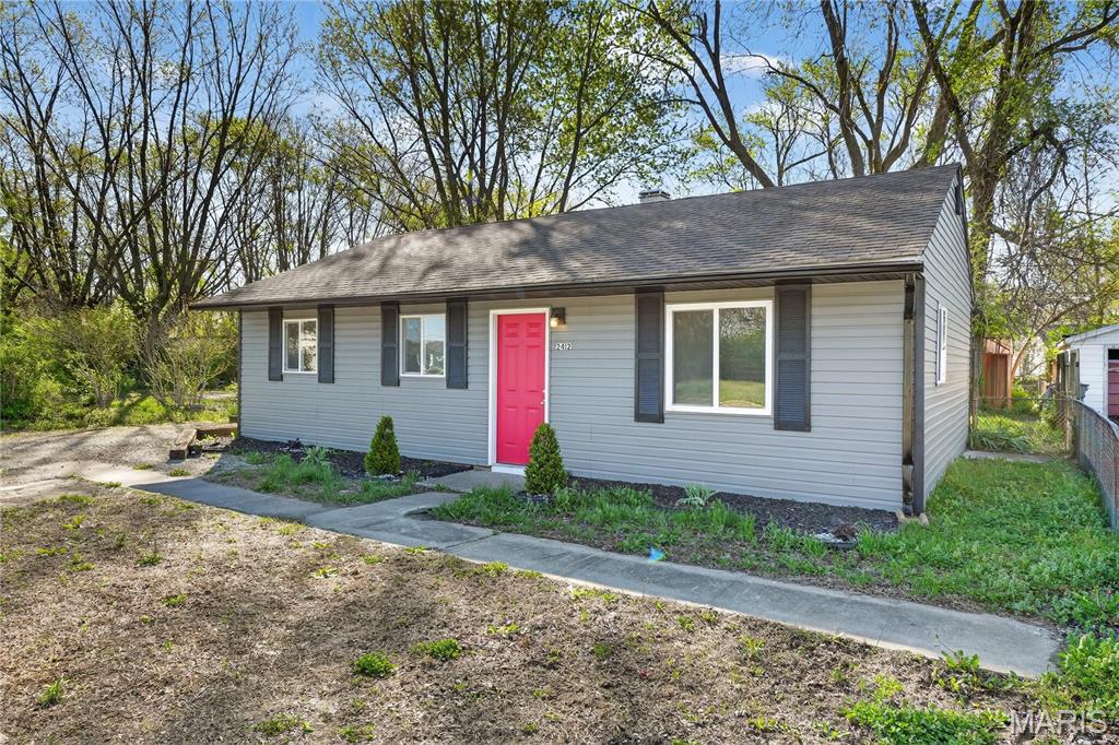 2412 Mousette Lane Cahokia, IL 62206 - Photo 2 of 21