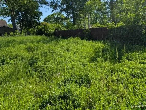 $3,500 | 2116 Miracle Avenue, Granite City, IL 62040