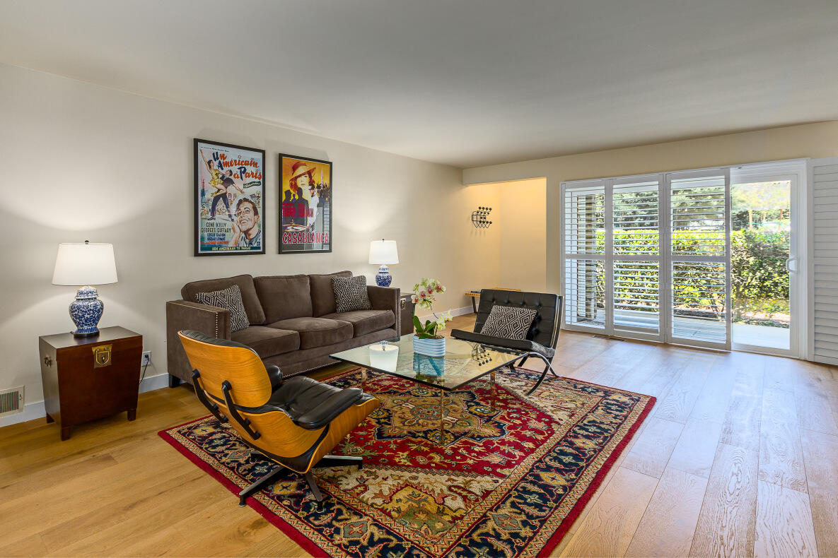 2645 State Street, Unit 2 Santa Barbara, CA 93105 - Photo 4 of 36 Slider to front porch
