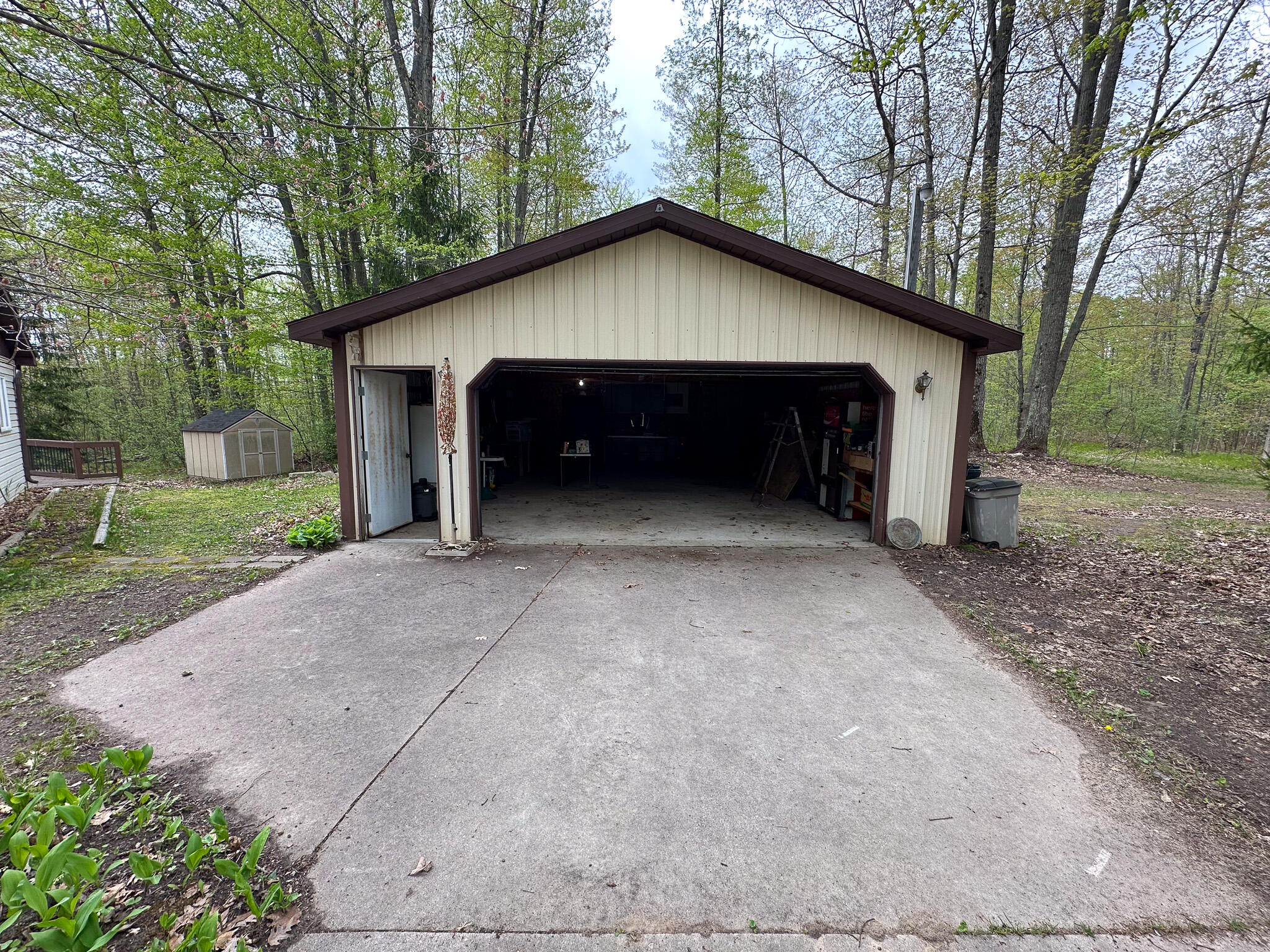 2081 Deer Lake Road Harrison, MI 48625 - Photo 27 of 42 Garage Open