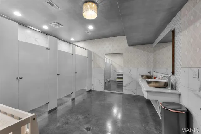 $1,650,000 | 11001 Mo-n, Scott City, MO 63780