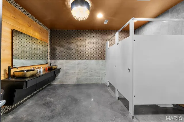 $1,650,000 | 11001 Mo-n, Scott City, MO 63780