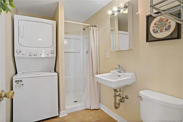 $3,975 | 210 Broadway, Unit 210, Milford, CT 06460