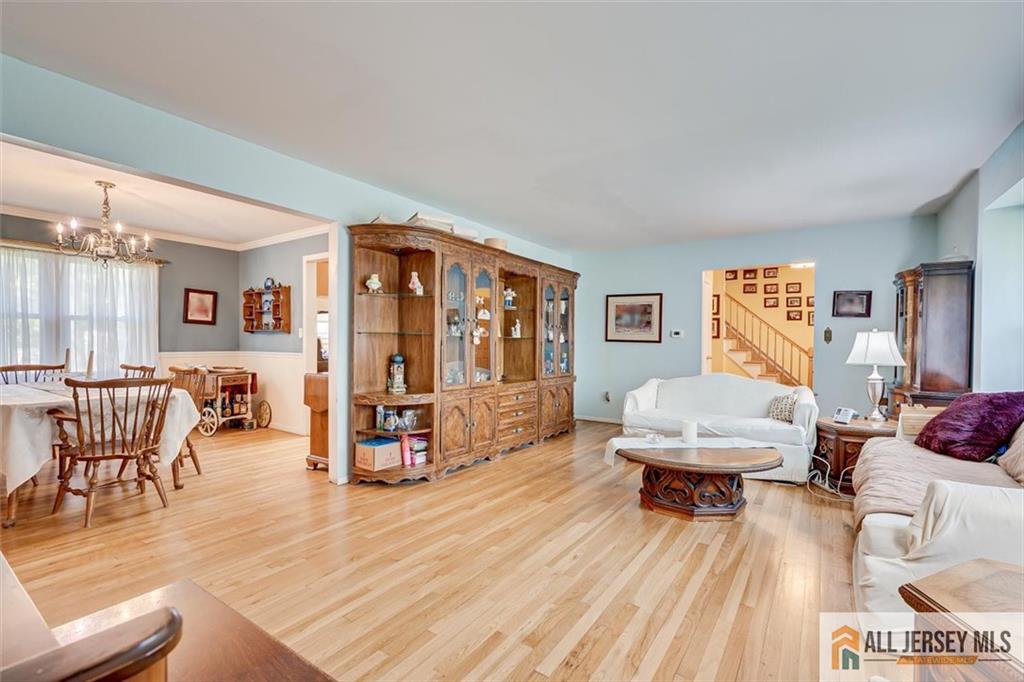 575 Grove Avenue Edison, NJ 08820 - Photo 9 of 36