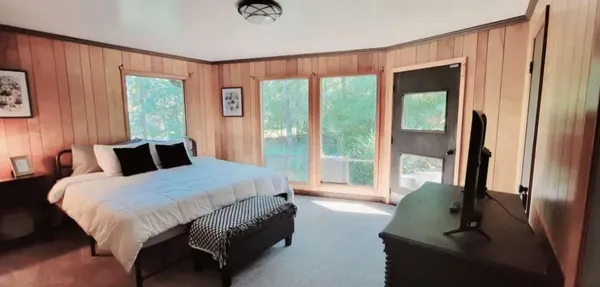 $490,000 | 862 Lakeshore Drive, Brookeland, TX 75931