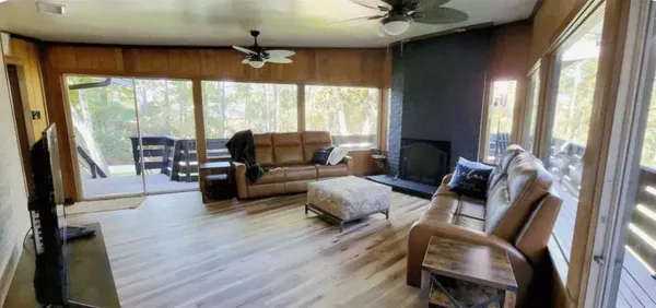 $490,000 | 862 Lakeshore Drive, Brookeland, TX 75931