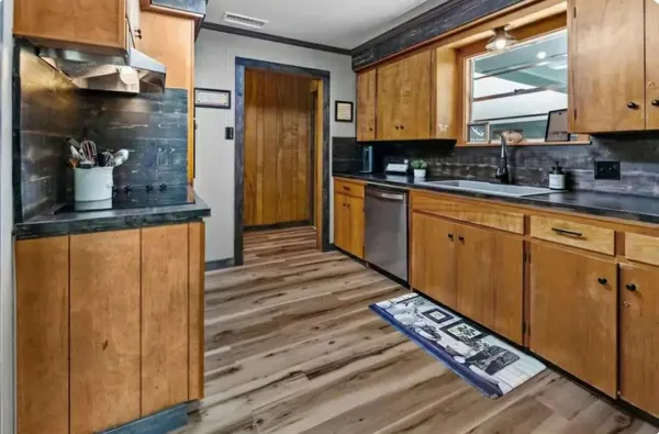 $490,000 | 862 Lakeshore Drive, Brookeland, TX 75931