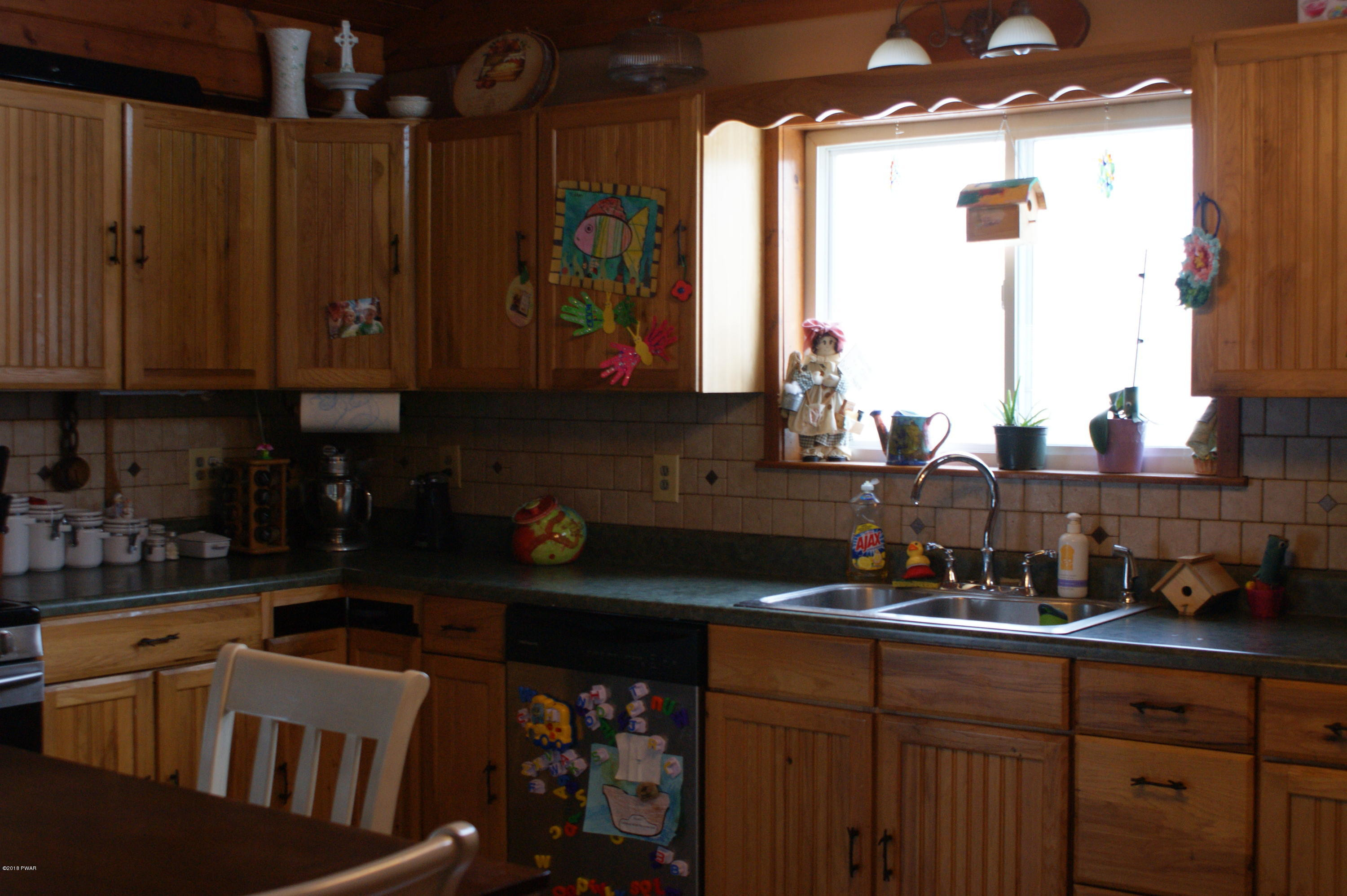 102 Anderson Road Lake Ariel, PA 18436 - Photo 2 of 23