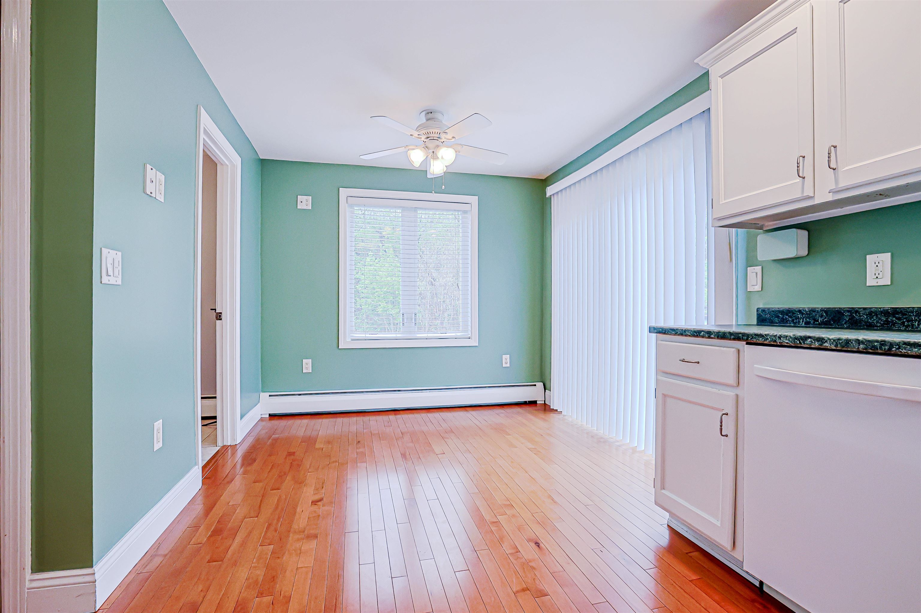 11 Valley W Way Manchester, NH 03102 - Photo 8 of 32
