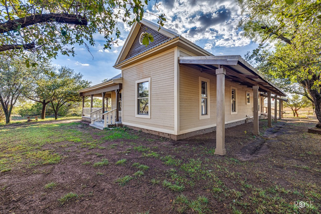 201 Ratliff Road Bronte, TX 76933 - Photo 3 of 39 Photo 4