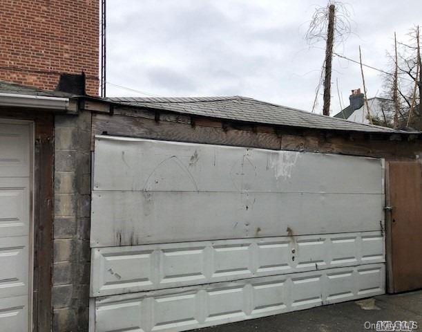 1006 Lenox Road Brooklyn, NY 11212 - Photo 4 of 4 a close view of dresser