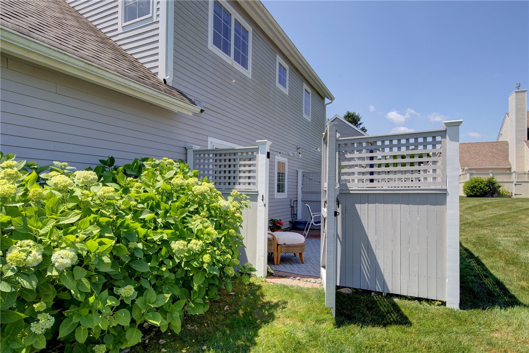 406 Corey Lane Middletown, RI 02842 - Photo 16 of 36