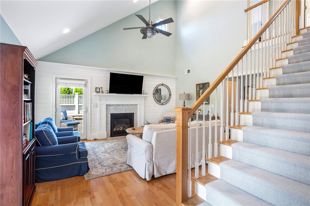 406 Corey Lane Middletown, RI 02842 - Photo 5 of 36