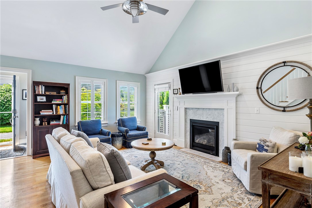 406 Corey Lane Middletown, RI 02842 - Photo 6 of 36