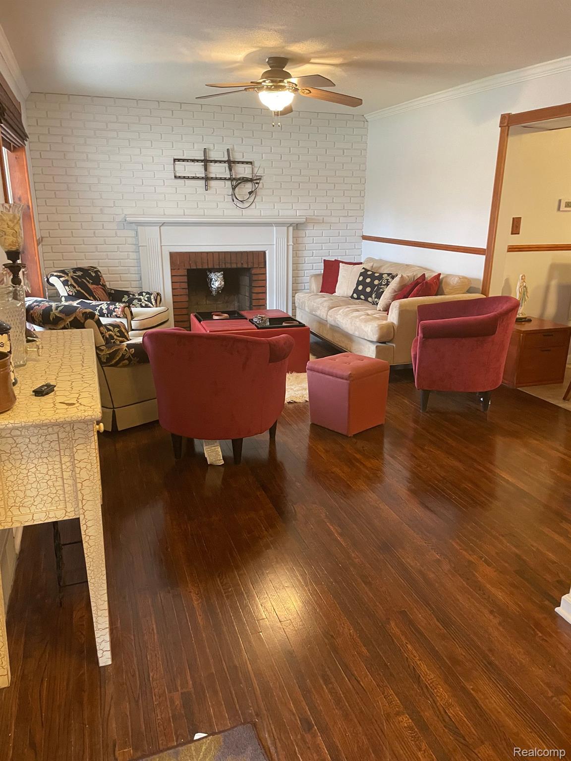 8561 Harding Street Center Line, MI 48015 - Photo 6 of 29 Gallery Image 6
