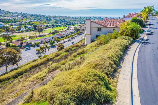 $1,390,000 | 14 Tesoro, San Clemente, CA 92673