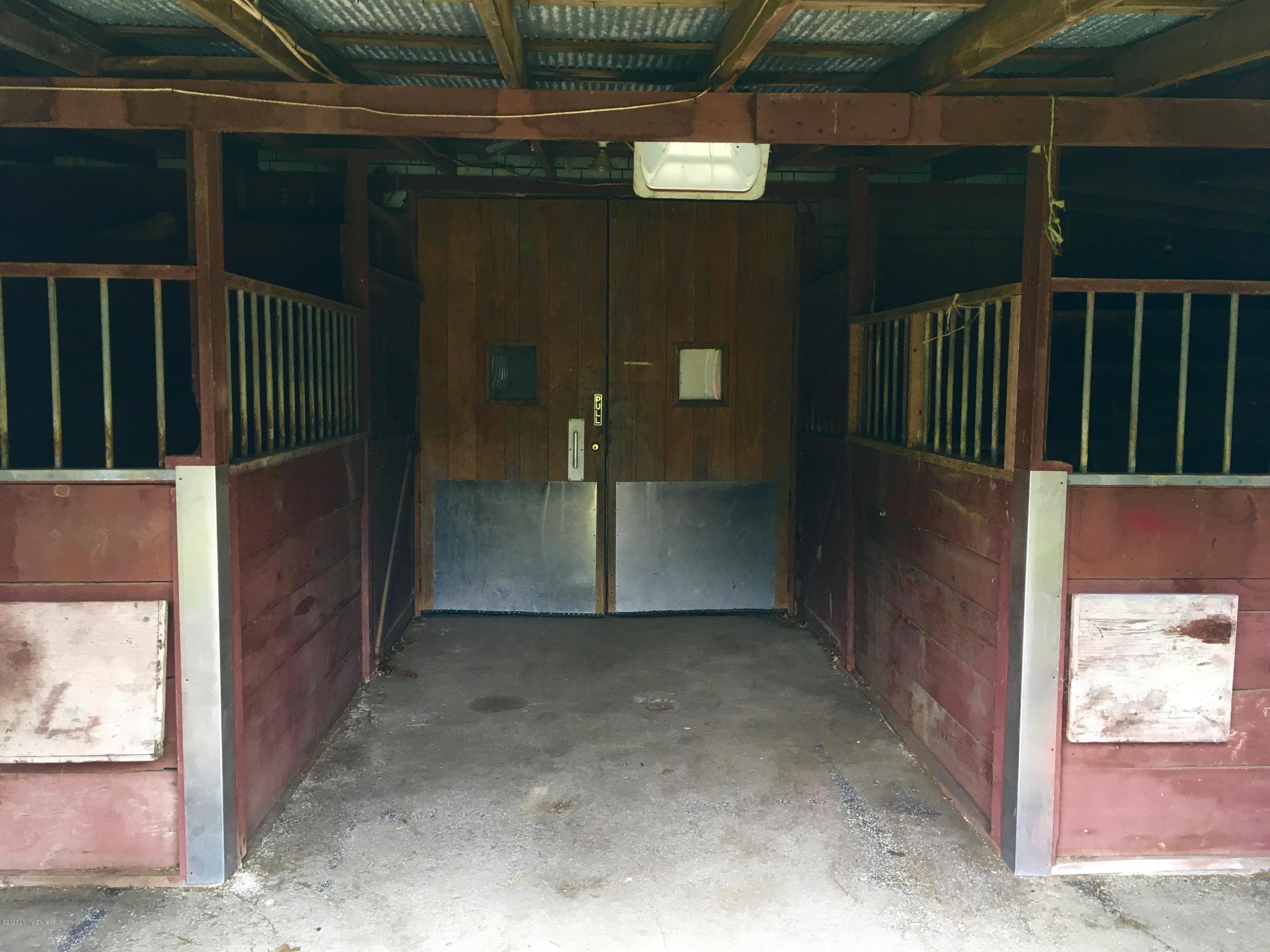 10003 Keys Ferry Road Fairdale, KY 40118 - Photo 11 of 41 Photo May 11, 3 57 05 PM