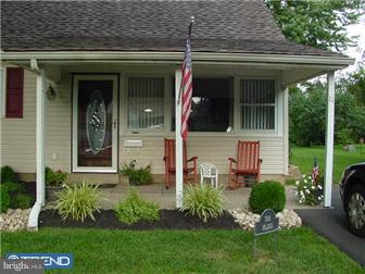 11 Drexel Road Hatboro, PA 19040 - Photo 2 of 16 Porch