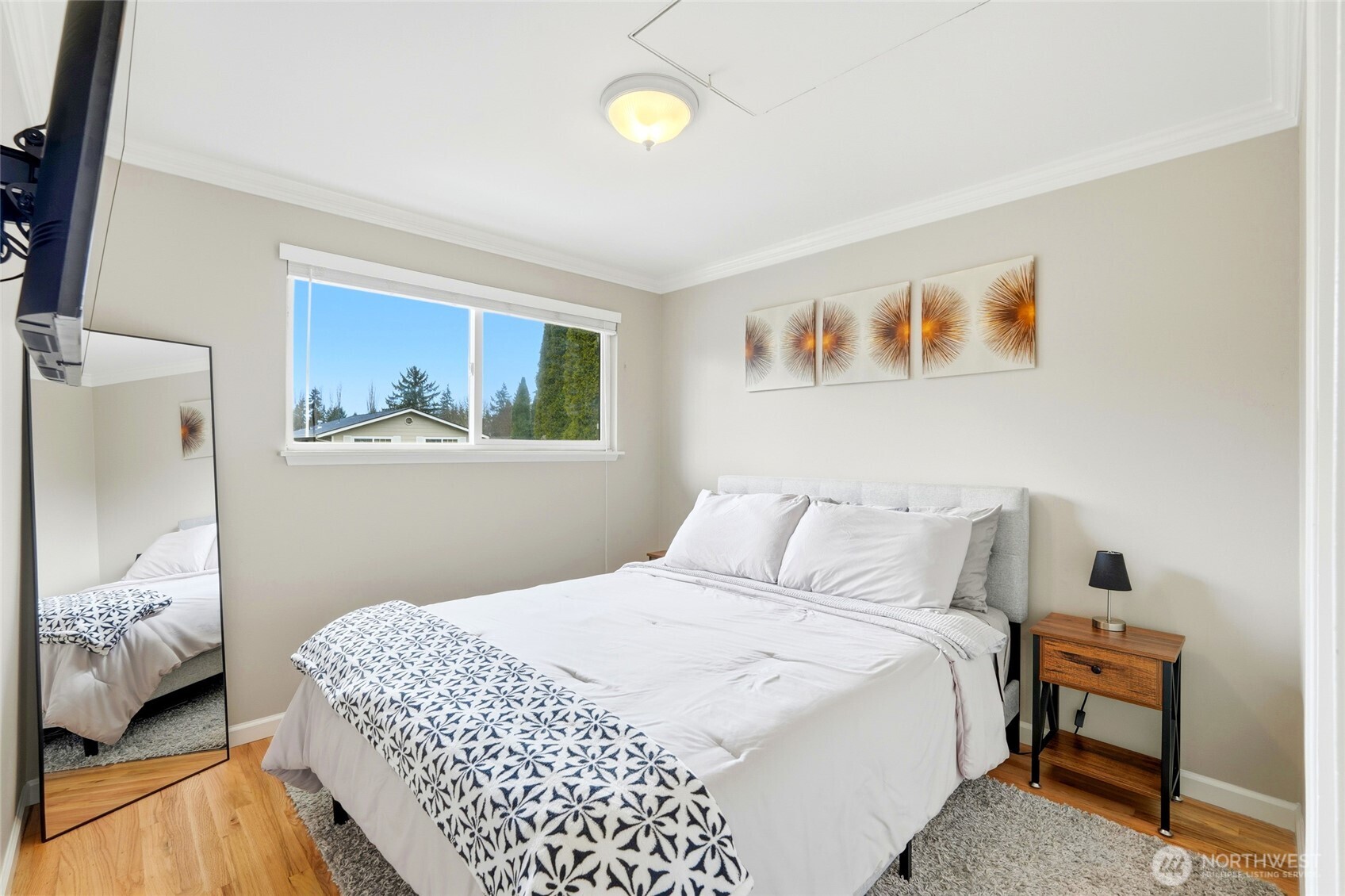 32130 27th Avenue Southwest Federal Way, WA 98023 - Photo 22 of 40 a bedroom with a bed and a couch