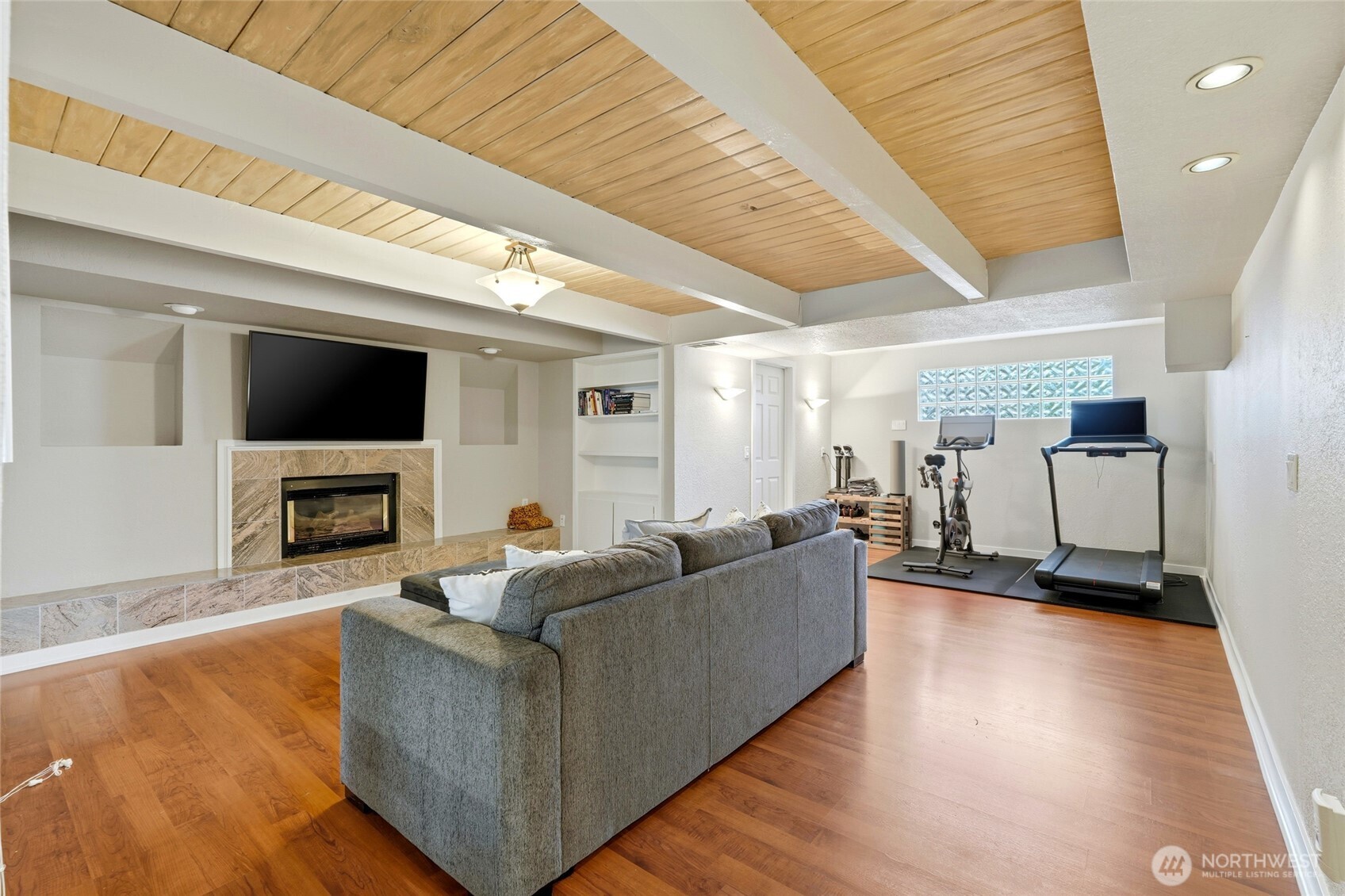 32130 27th Avenue Southwest Federal Way, WA 98023 - Photo 26 of 40 a living room with furniture and a flat screen tv