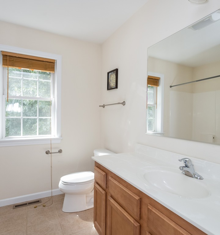 298 Arnold Avenue Springfield, MA 01119 - Photo 22 of 24 Gallery Image 22