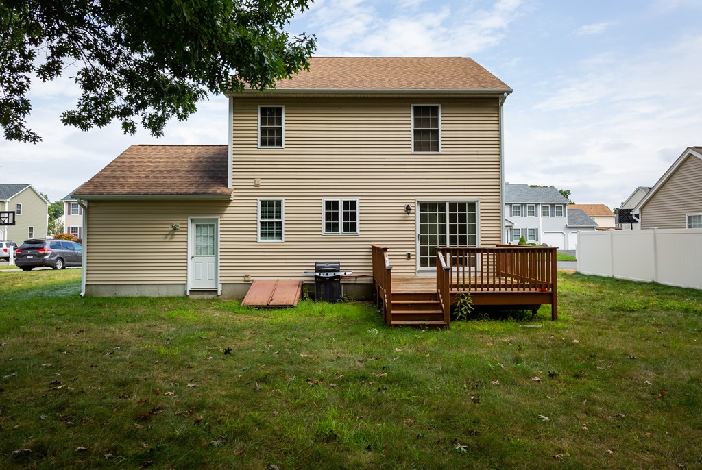 298 Arnold Avenue Springfield, MA 01119 - Photo 3 of 24 Gallery Image 3
