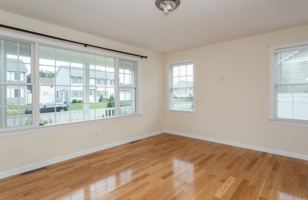 298 Arnold Avenue Springfield, MA 01119 - Photo 4 of 24 Gallery Image 4