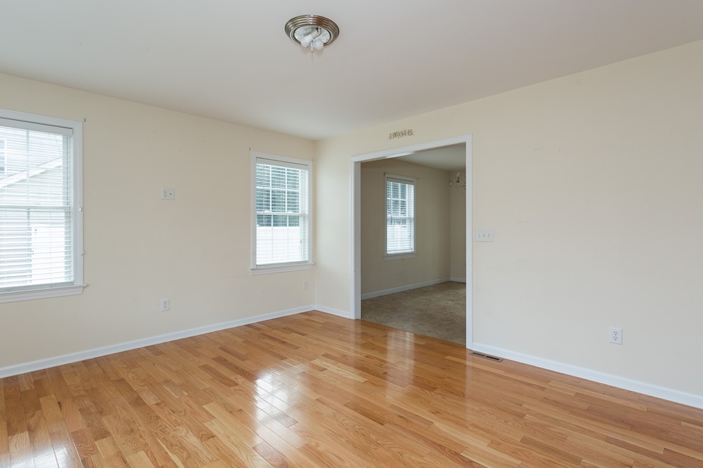 298 Arnold Avenue Springfield, MA 01119 - Photo 6 of 24 Gallery Image 6