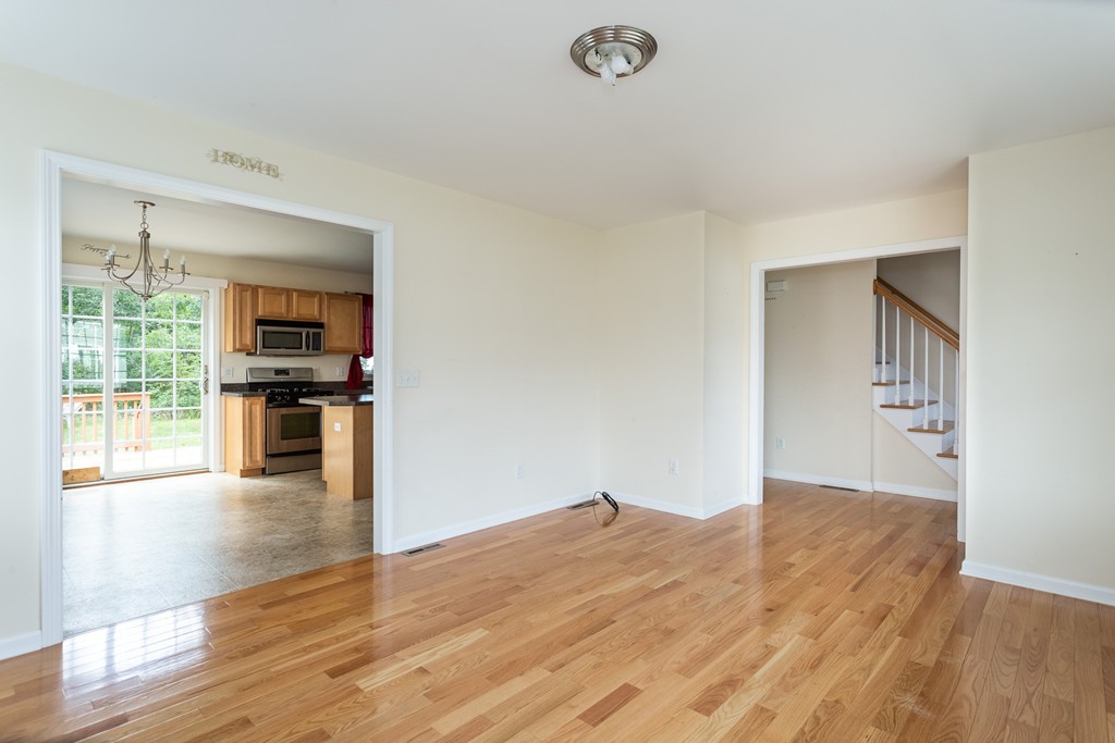 298 Arnold Avenue Springfield, MA 01119 - Photo 7 of 24 Gallery Image 7