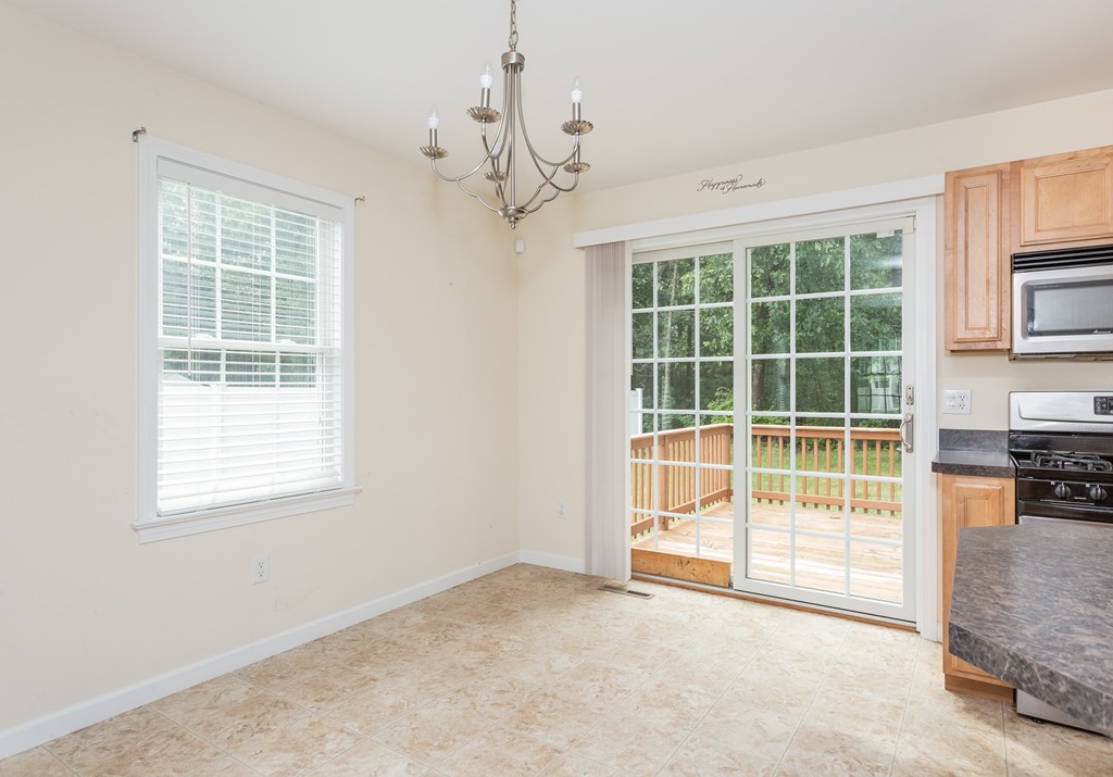 298 Arnold Avenue Springfield, MA 01119 - Photo 8 of 24 Gallery Image 8