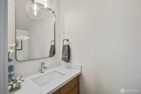 $1,092,000 | 1004 North 48th Street, Seattle, WA 98103
