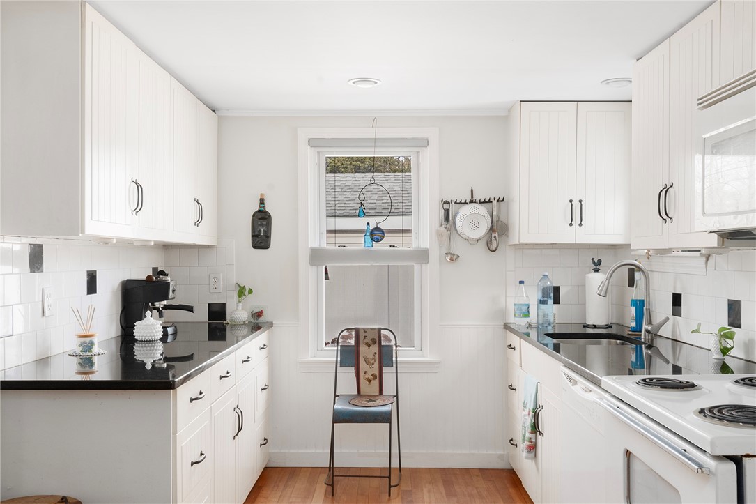 118 Ln 4 Warwick, RI 02888 - Photo 9 of 32