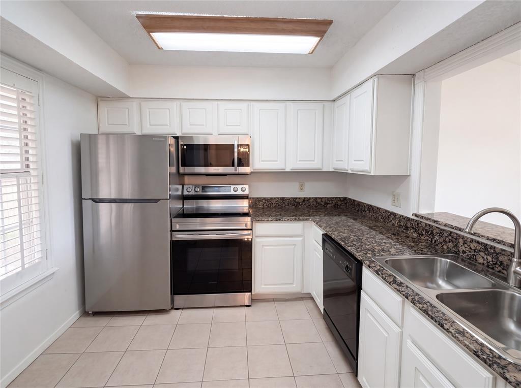 5300 Keller Springs Road, Unit 2075 Dallas, TX 75248 - Photo 12 of 36