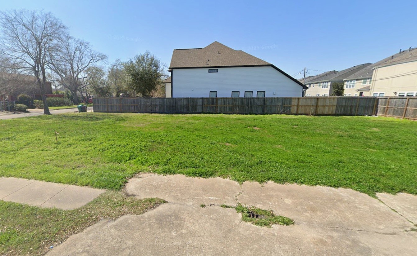 6318 Ferris Drive Houston, TX 77081 - Photo 3 of 6