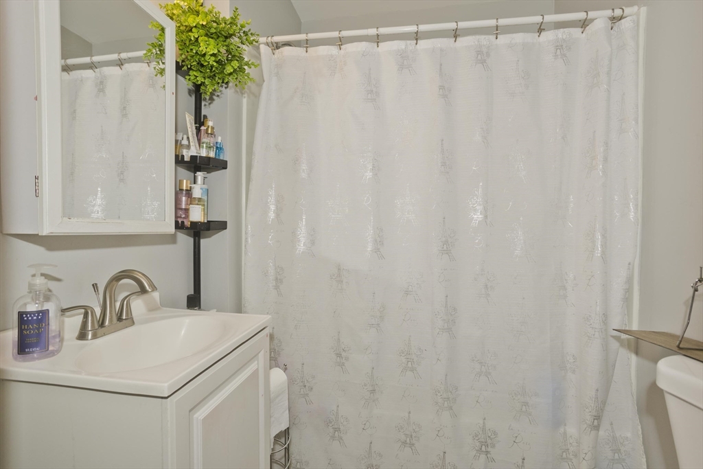 20 East School Street West Springfield, MA 01089 - Photo 33 of 39