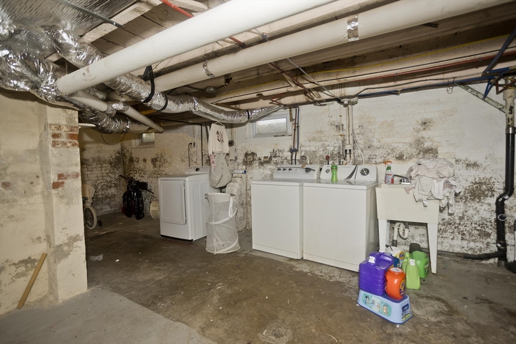 20 East School Street West Springfield, MA 01089 - Photo 36 of 39