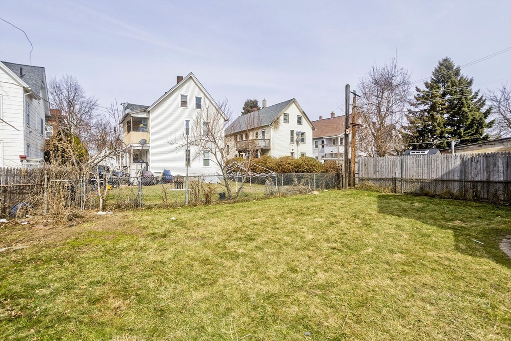 20 East School Street West Springfield, MA 01089 - Photo 5 of 39