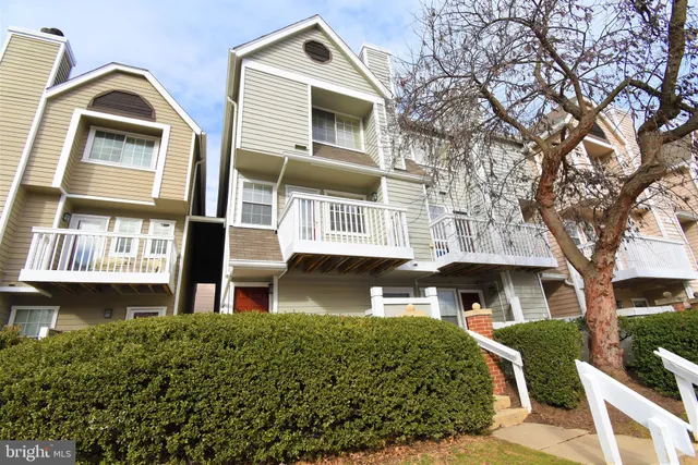 $2,250 | 5821 Inman Park Circle, Unit 140, Rockville, MD 20852