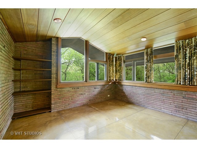 19 West County Line Road Barrington Hills, IL 60010 - Photo 6 of 22 a view of a porch