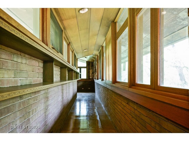 19 West County Line Road Barrington Hills, IL 60010 - Photo 7 of 22 a view of an entryway