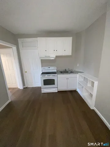 $1,350 | 445 Albany Avenue, Unit A3, Hartford, CT 06120