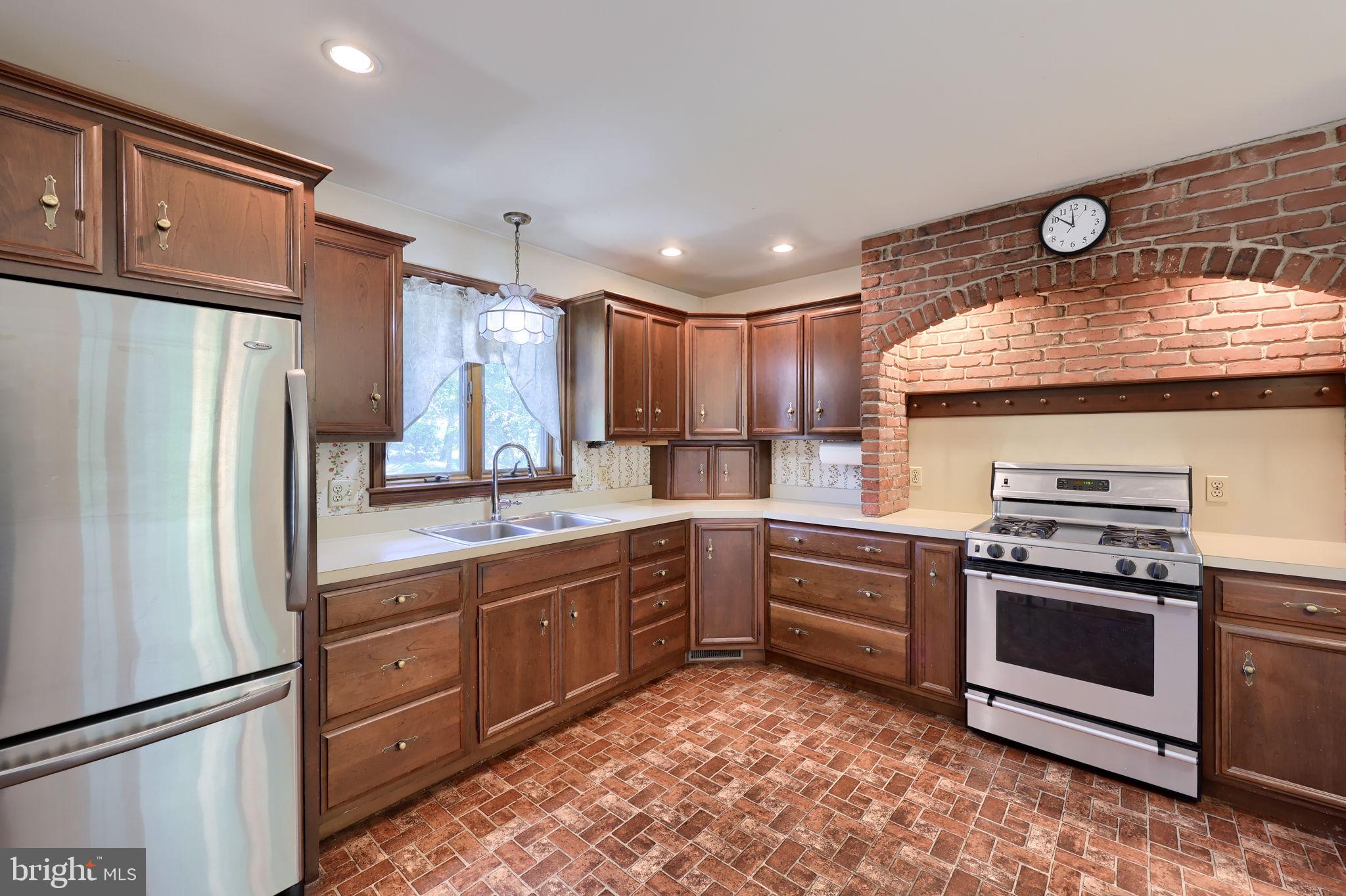 242 Skyview Lane Lititz, PA 17543 - Photo 13 of 43