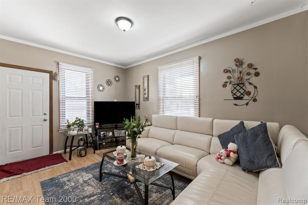 5734 North Gulley Road Dearborn Heights, MI 48127 - Photo 4 of 22