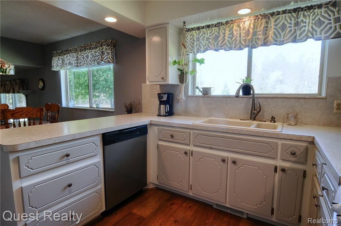10395 Fish Lake Road Holly, MI 48442 - Photo 27 of 42 Kitchen_3rd_View.jpg