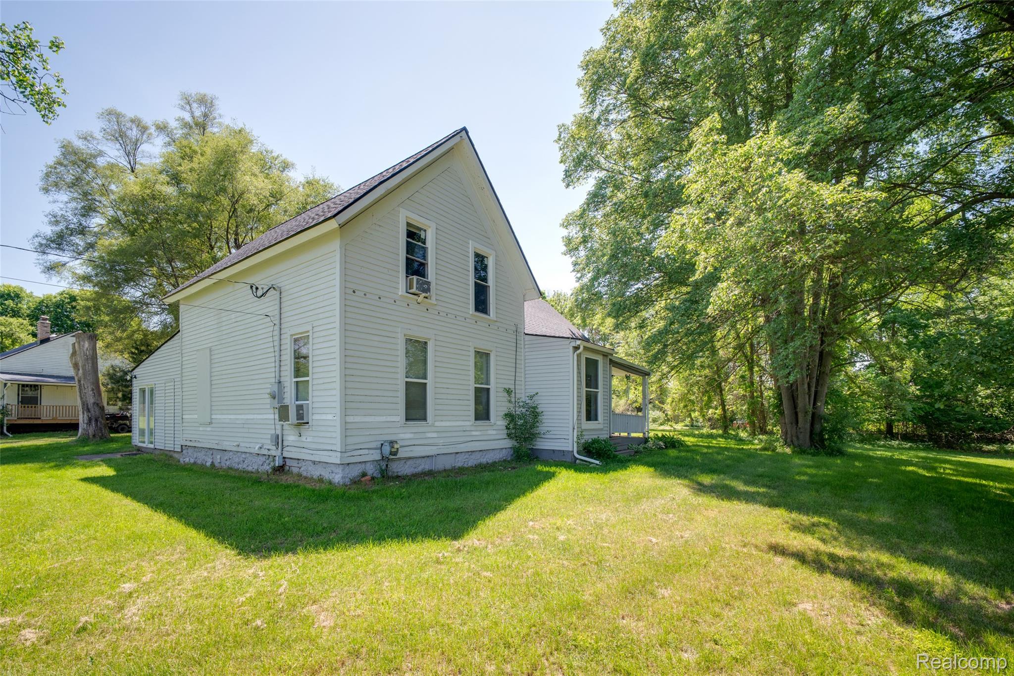 7016 Davison Road Davison, MI 48423 - Photo 5 of 42
